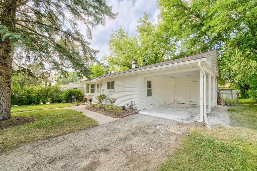 112 Green Lane - Photo 2