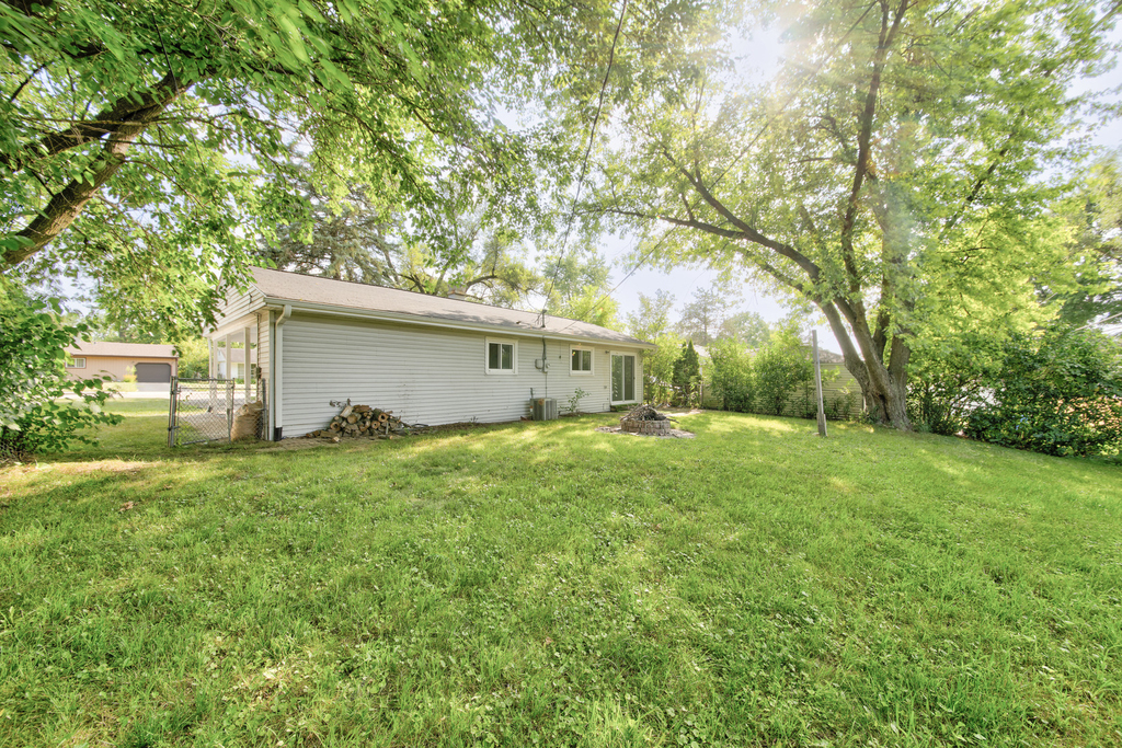 112 Green Lane - Photo 12