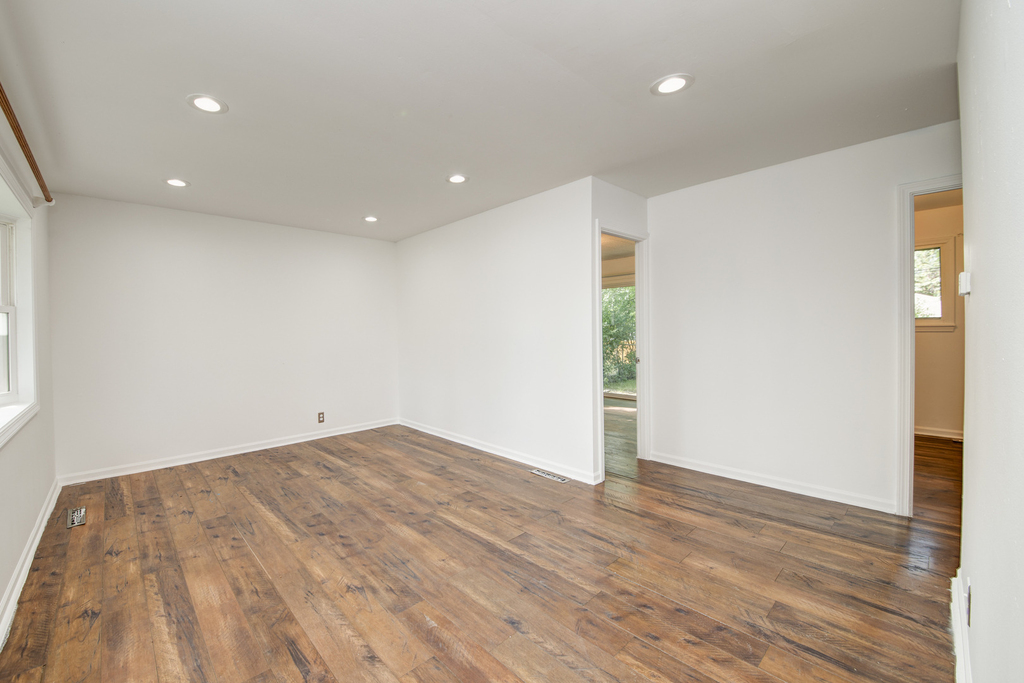 112 Green Lane - Photo 3