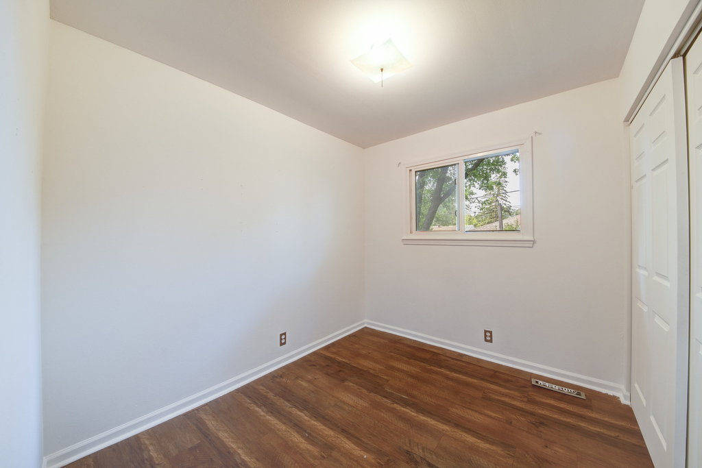 112 Green Lane - Photo 8