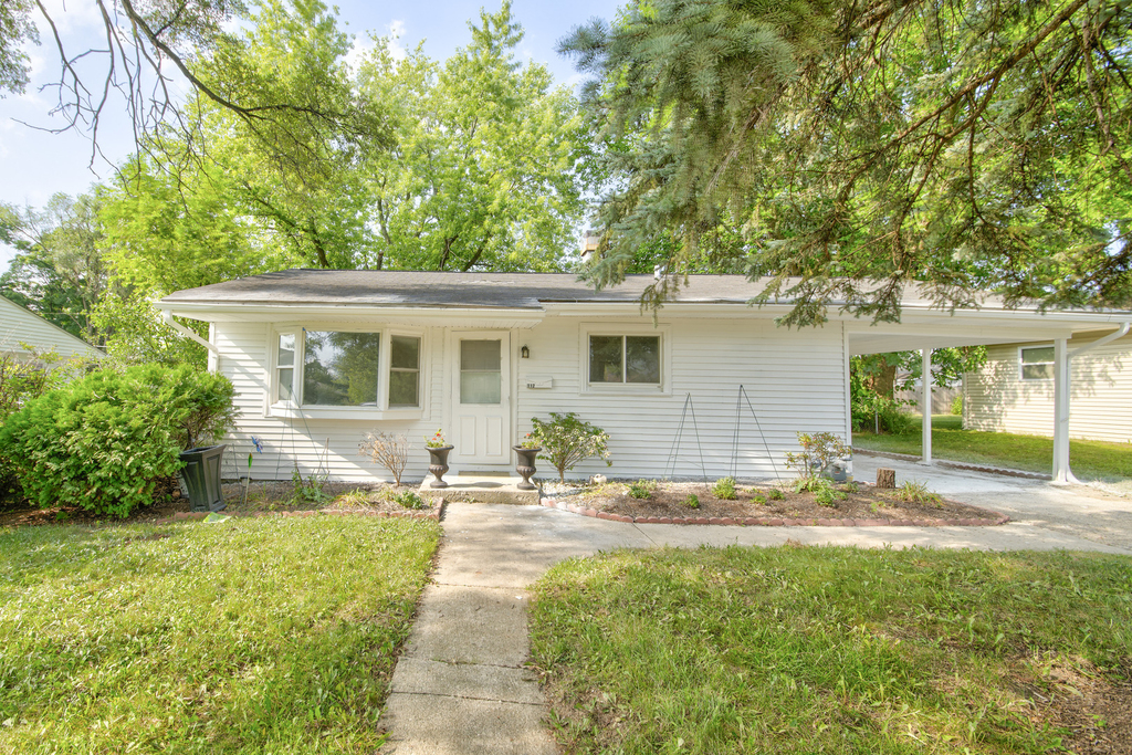 112 Green Lane - Photo 1