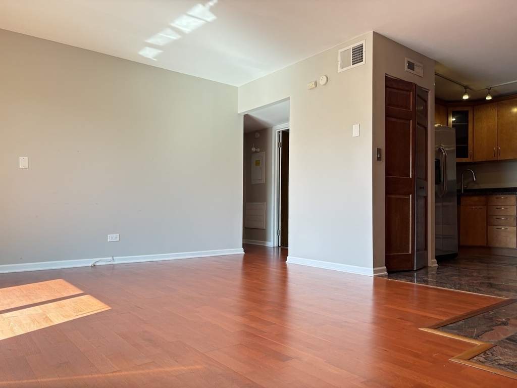 3856 S Parkway Drive - Photo 2