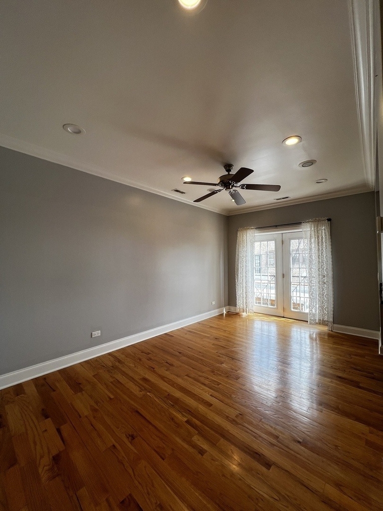 2707 W Glenlake Avenue - Photo 12