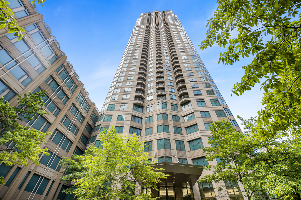 400 N La Salle Street - Photo 0