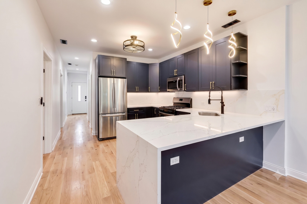 4815 W Patterson Avenue - Photo 2