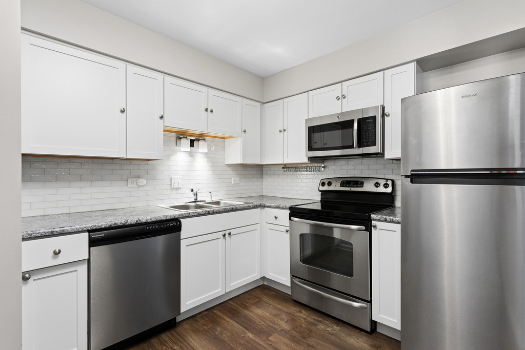 7510 Farmingdale Drive - Photo 9