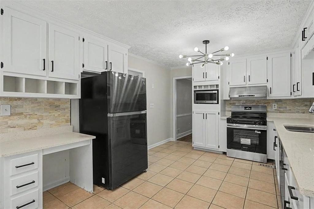 3947 Camrose Place - Photo 17