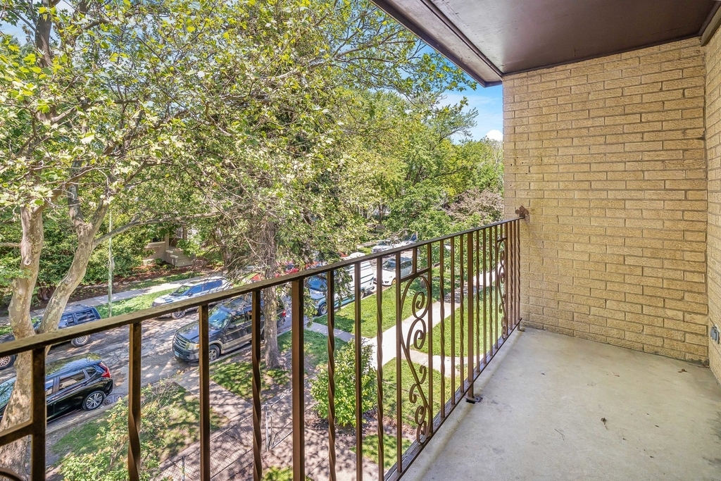 3755 N Kostner Avenue - Photo 2