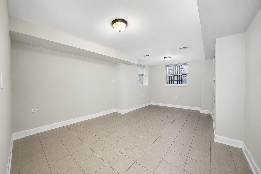 4934 S King Drive - Photo 2