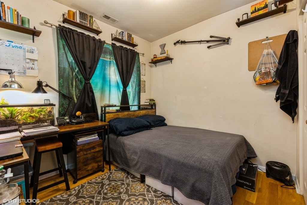 6423 N Greenview Avenue - Photo 8