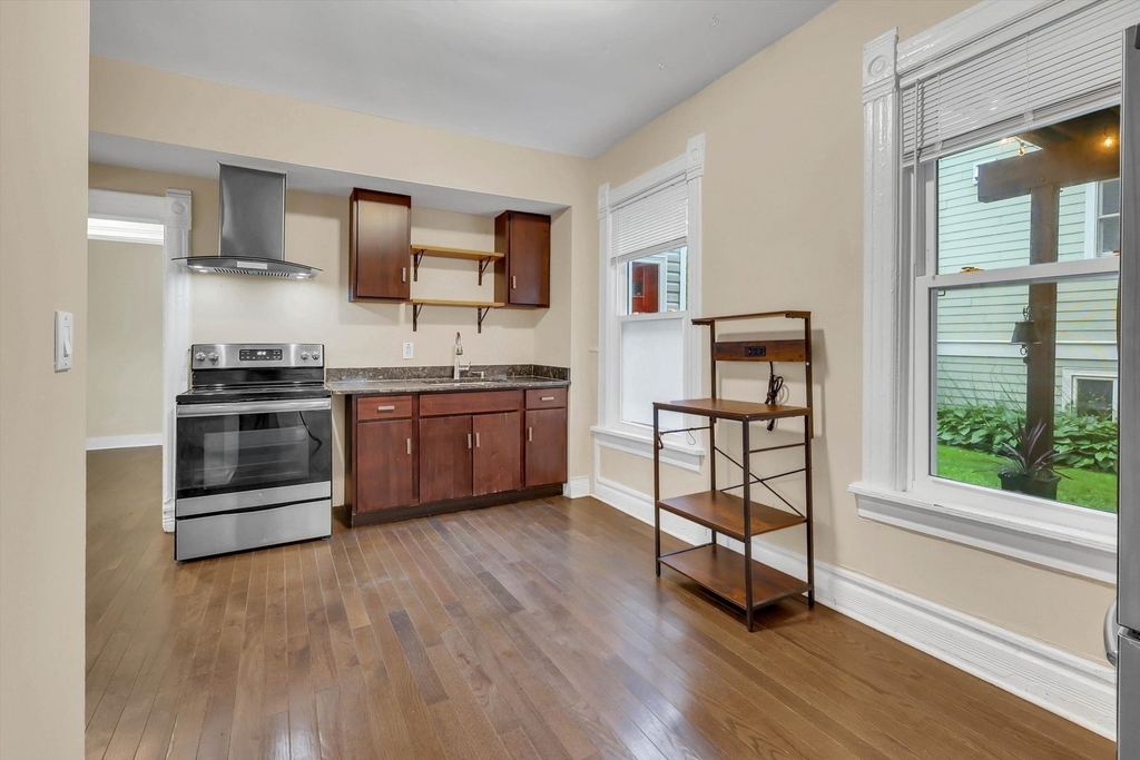 2123 Wesley Avenue - Photo 8