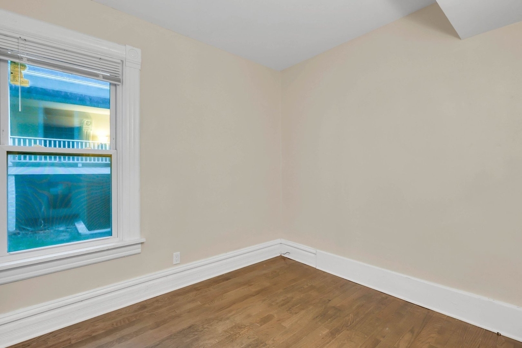2123 Wesley Avenue - Photo 6