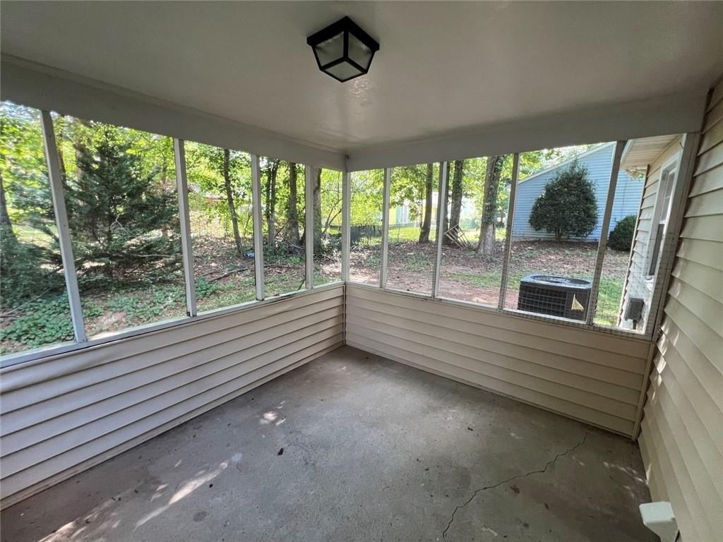 2735 Fairlane Drive - Photo 8
