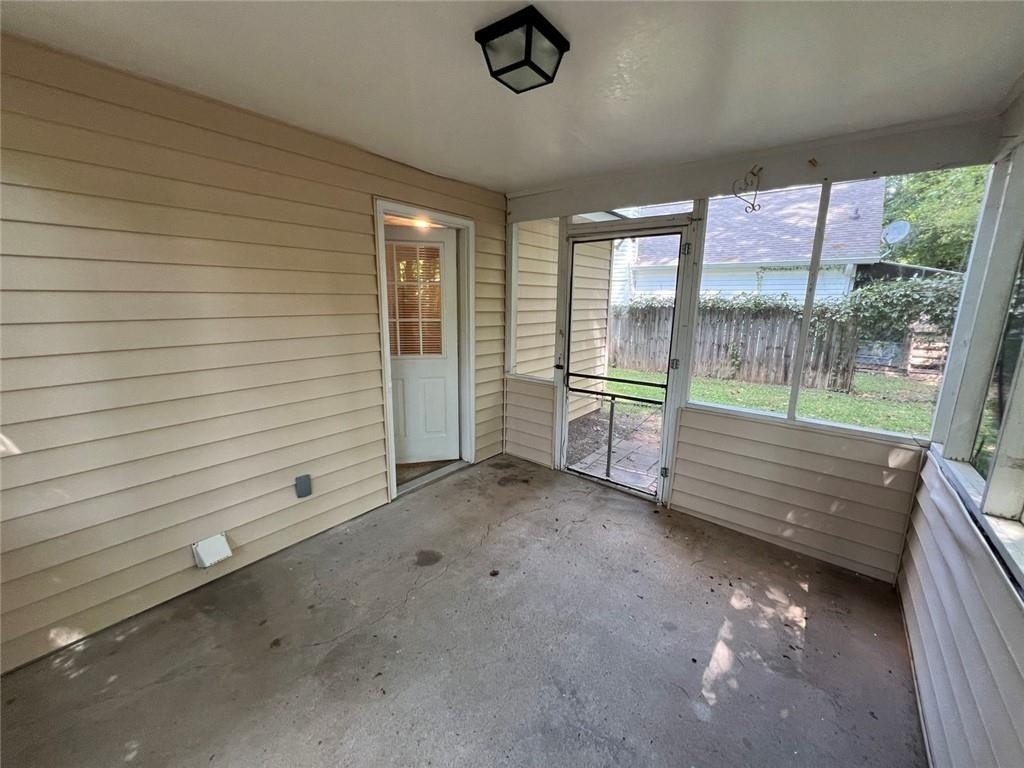 2735 Fairlane Drive - Photo 7