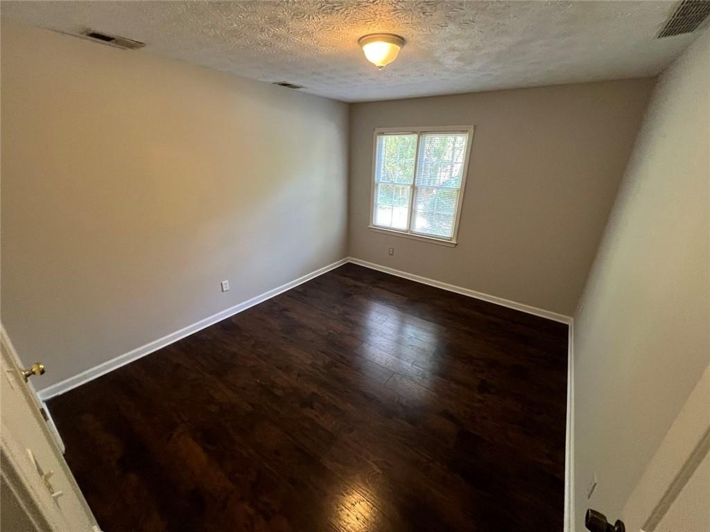 2735 Fairlane Drive - Photo 4