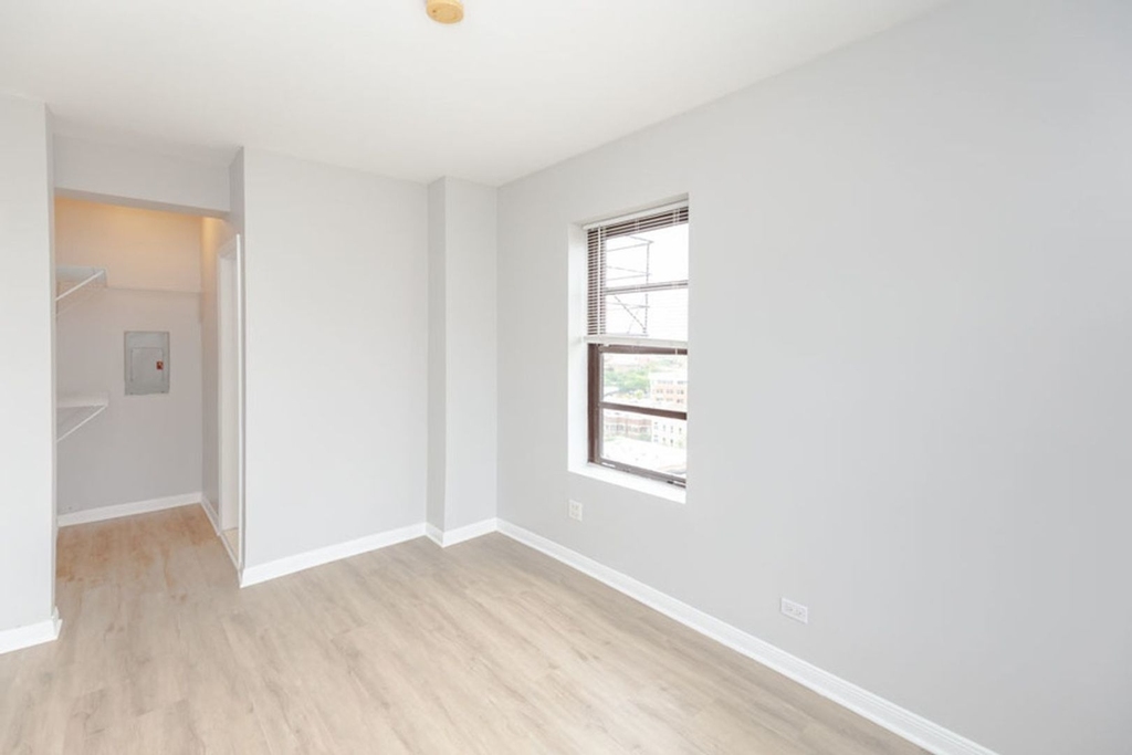 732 W Bittersweet Place - Photo 9