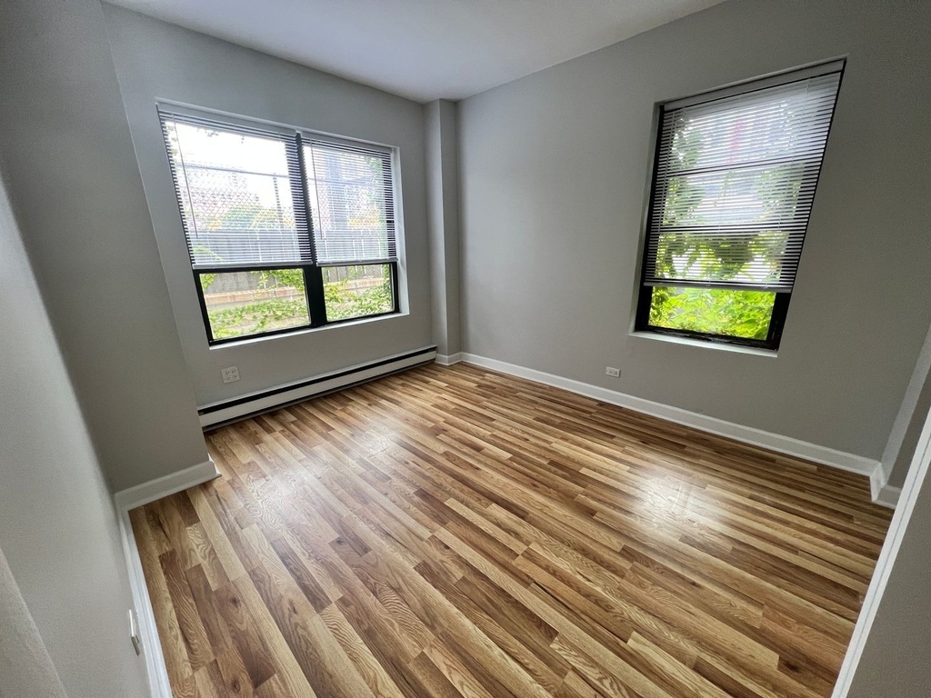 732 W Bittersweet Place - Photo 11