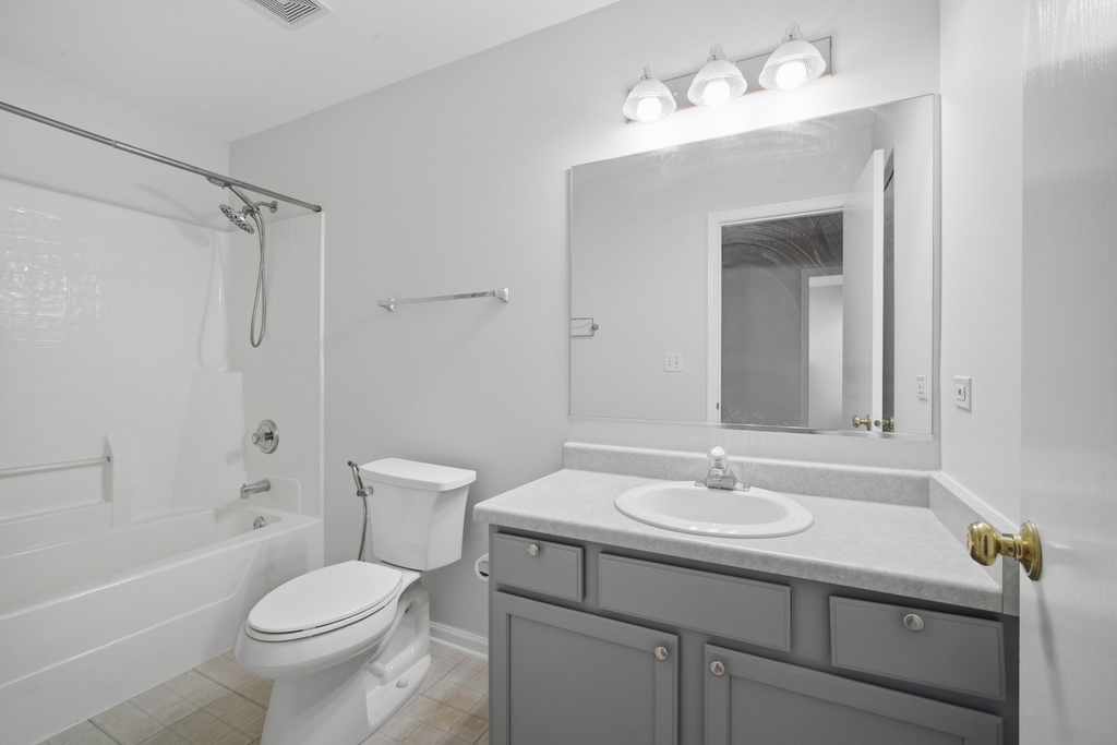 611 Lakeridge Court - Photo 17