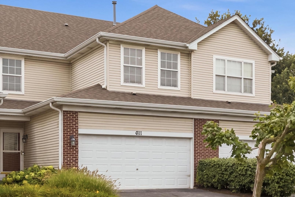 611 Lakeridge Court - Photo 0