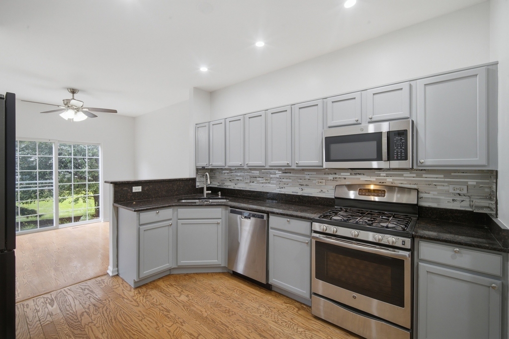 611 Lakeridge Court - Photo 8