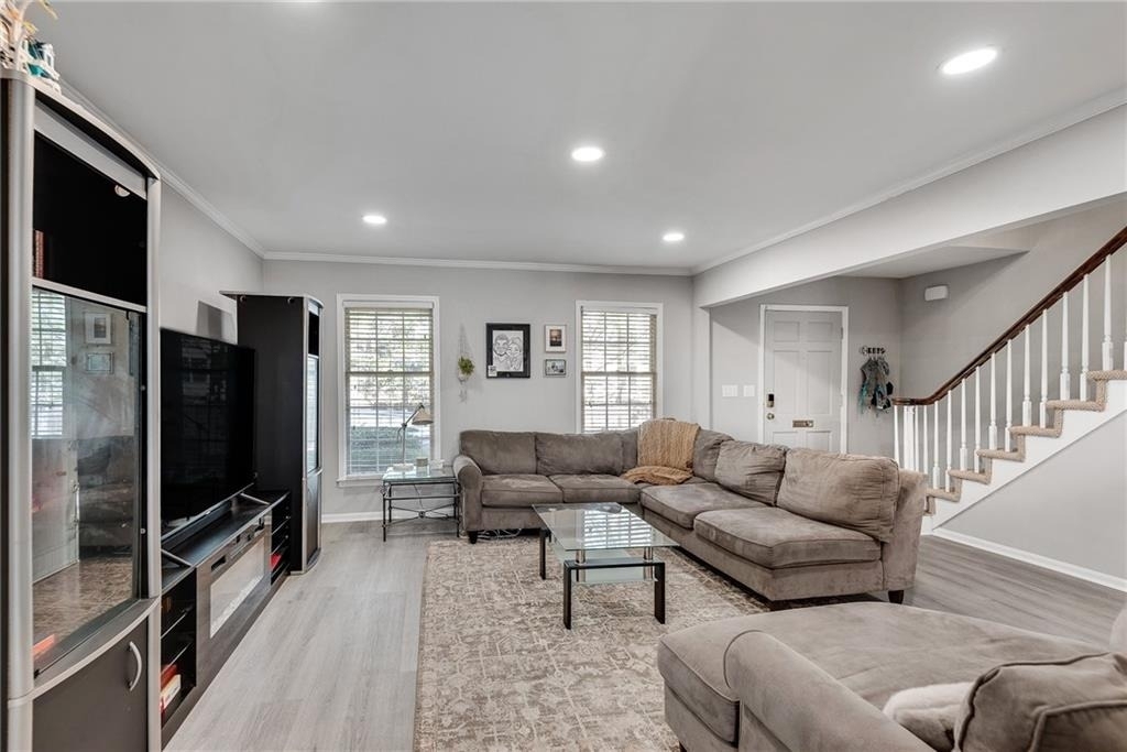 6520 Roswell Road - Photo 5