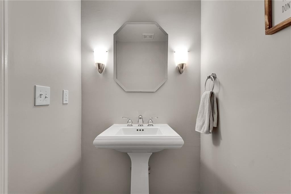 6520 Roswell Road - Photo 13