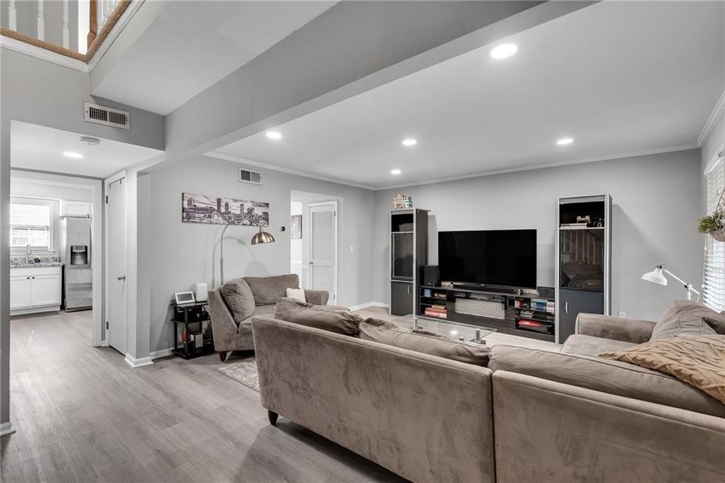 6520 Roswell Road - Photo 4