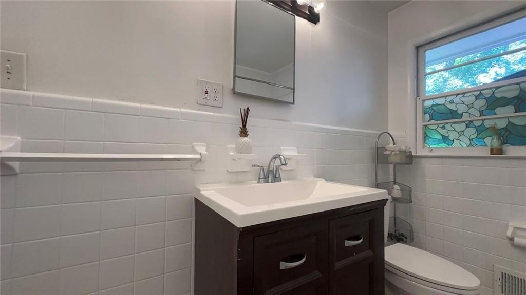 2498 Lakewood Drive Nw - Photo 17