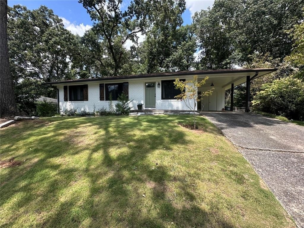 2498 Lakewood Drive Nw - Photo 2