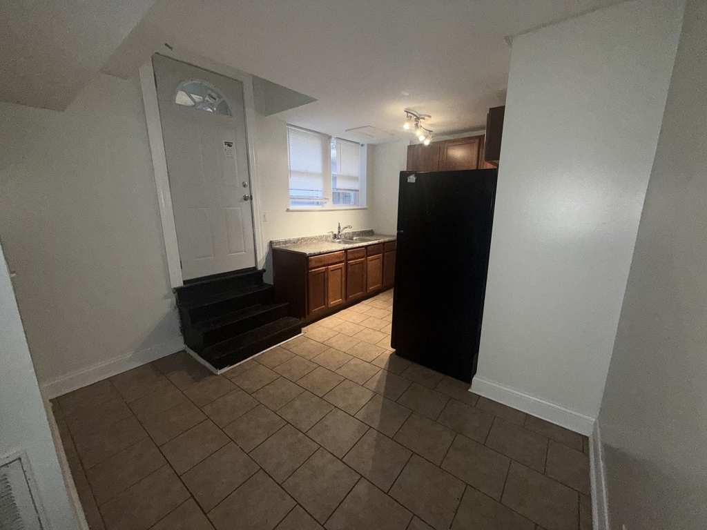 2000 W Jarvis Avenue - Photo 6