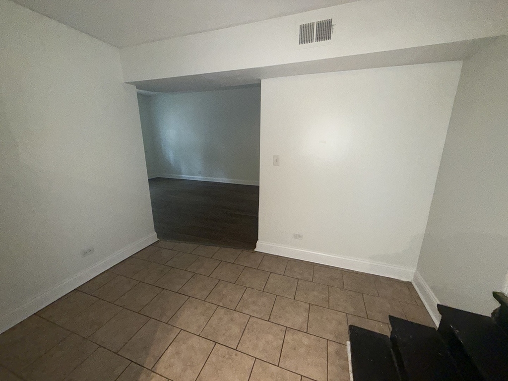 2000 W Jarvis Avenue - Photo 7