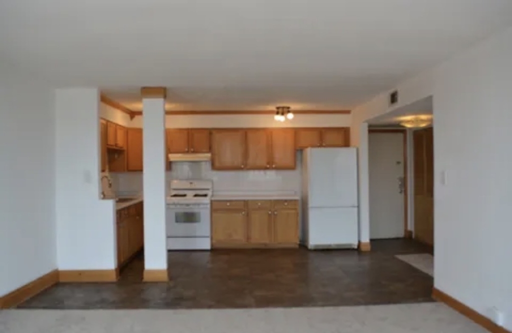 7234 W North Avenue - Photo 3
