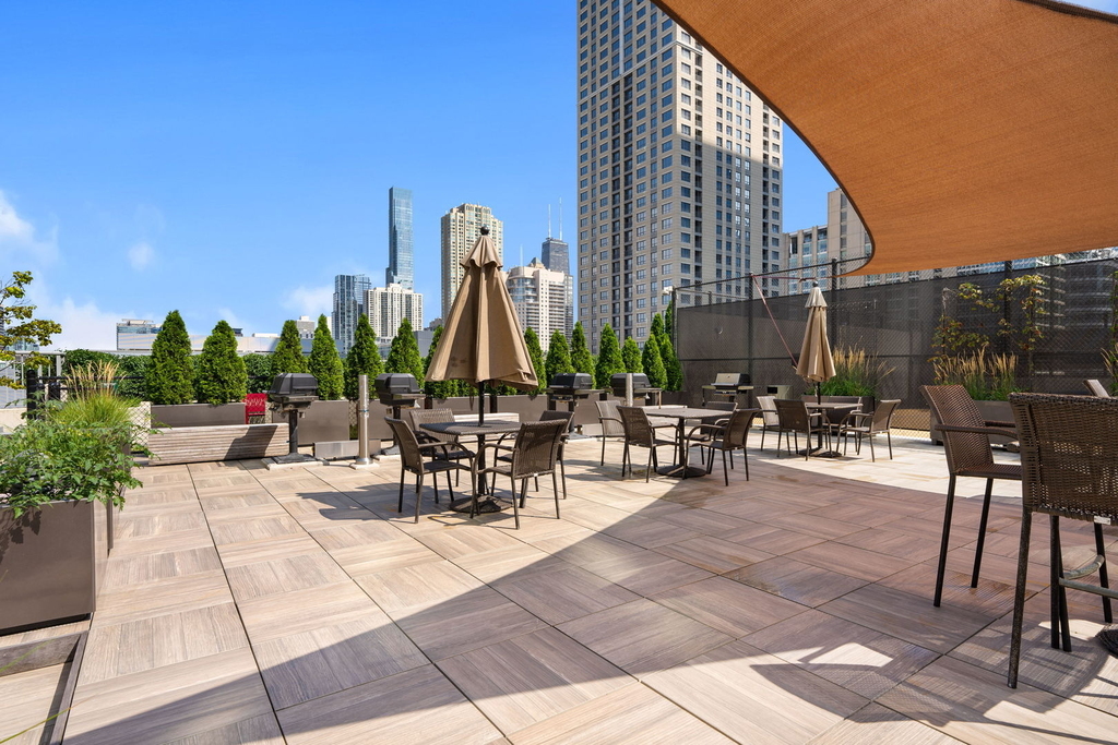 345 N Lasalle Boulevard - Photo 13