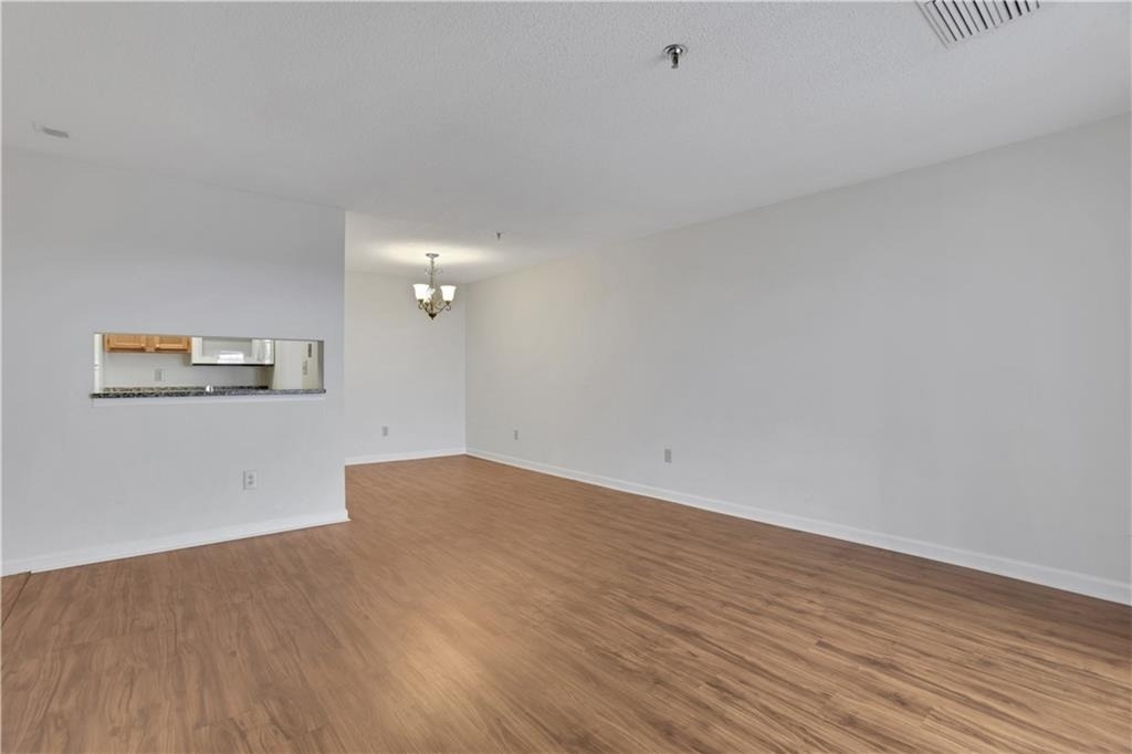 300 Johnson Ferry Road Ne - Photo 7
