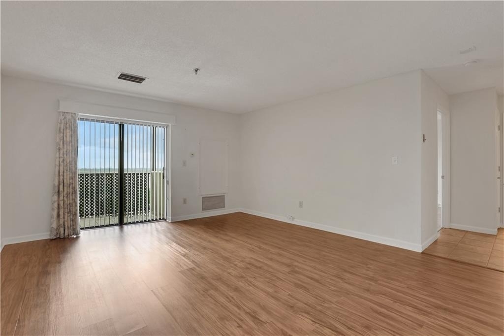 300 Johnson Ferry Road Ne - Photo 9