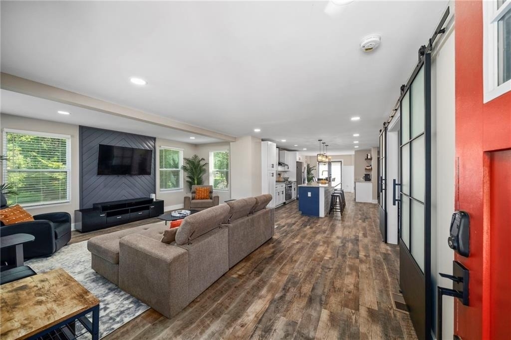298 Roy Street Sw - Photo 4