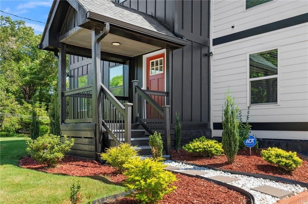 298 Roy Street Sw - Photo 2
