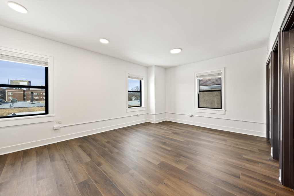 1233 Chicago Avenue - Photo 7
