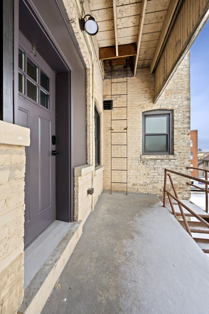 1233 Chicago Avenue - Photo 8