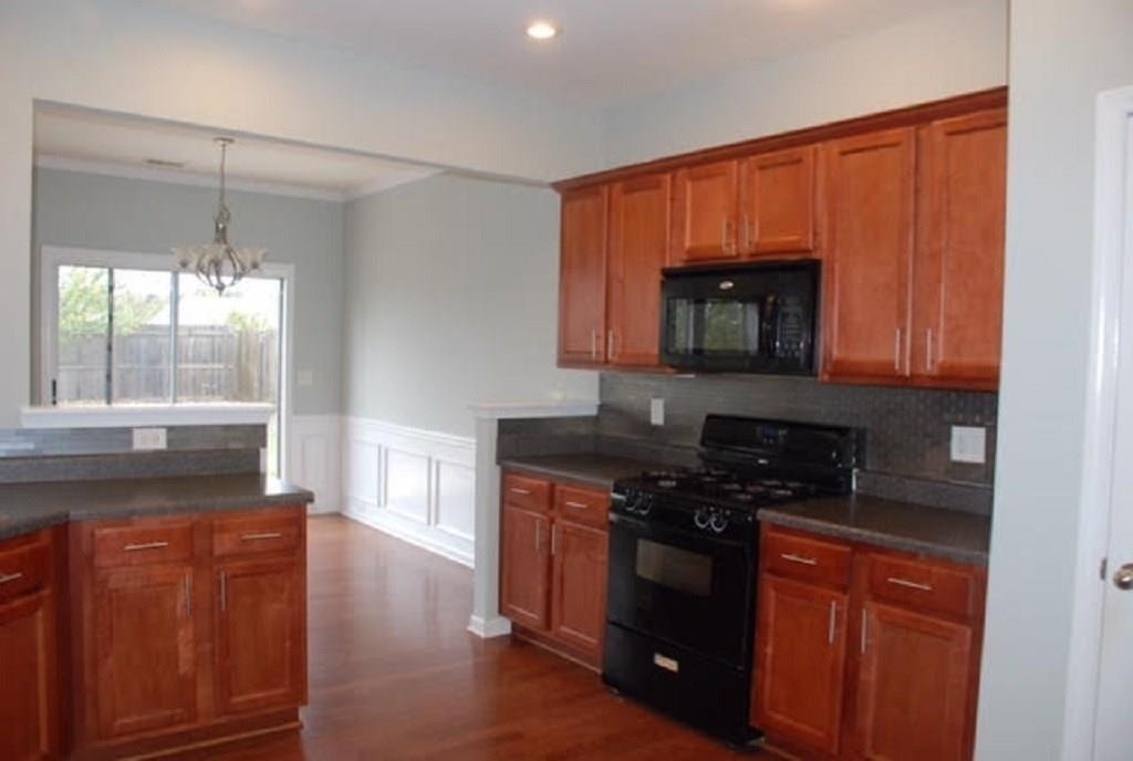 5720 Weddington Drive - Photo 2