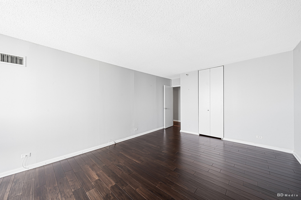 10 E Ontario Street - Photo 13