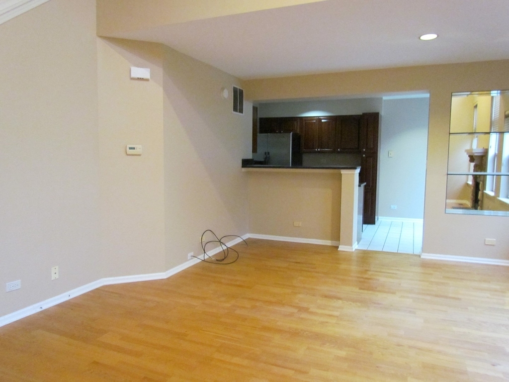 1560 E Chivalry Court - Photo 2
