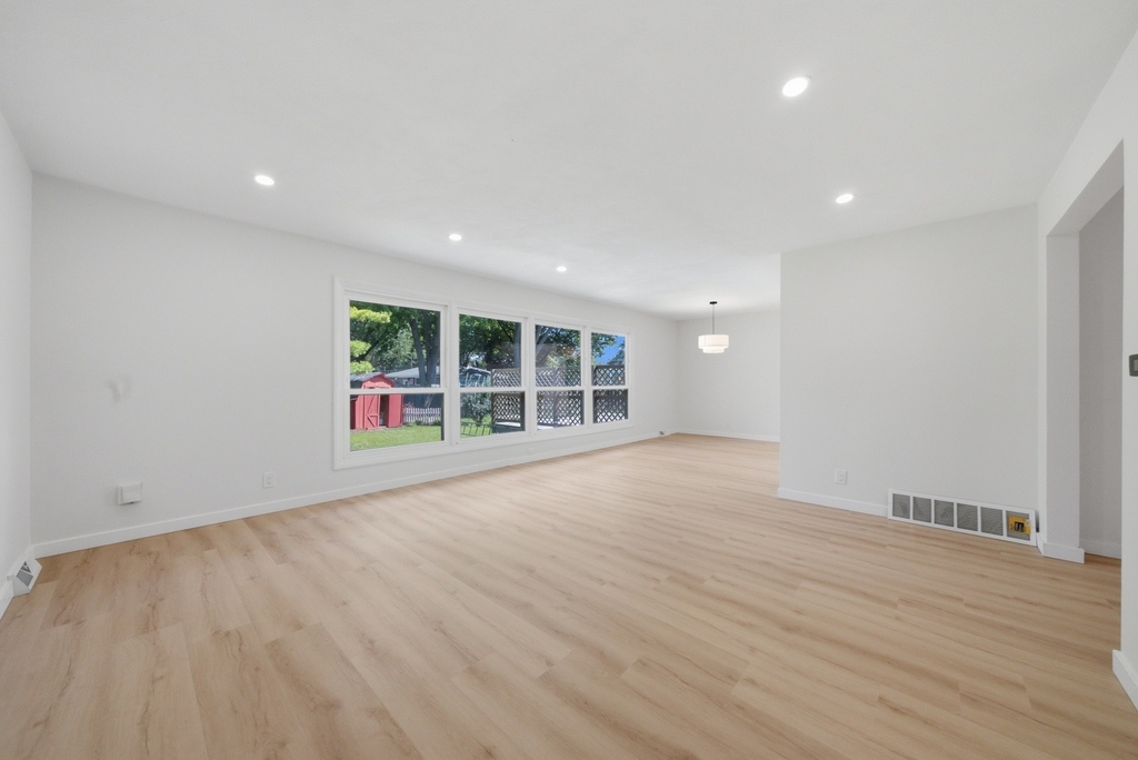 817 Illinois Avenue - Photo 2