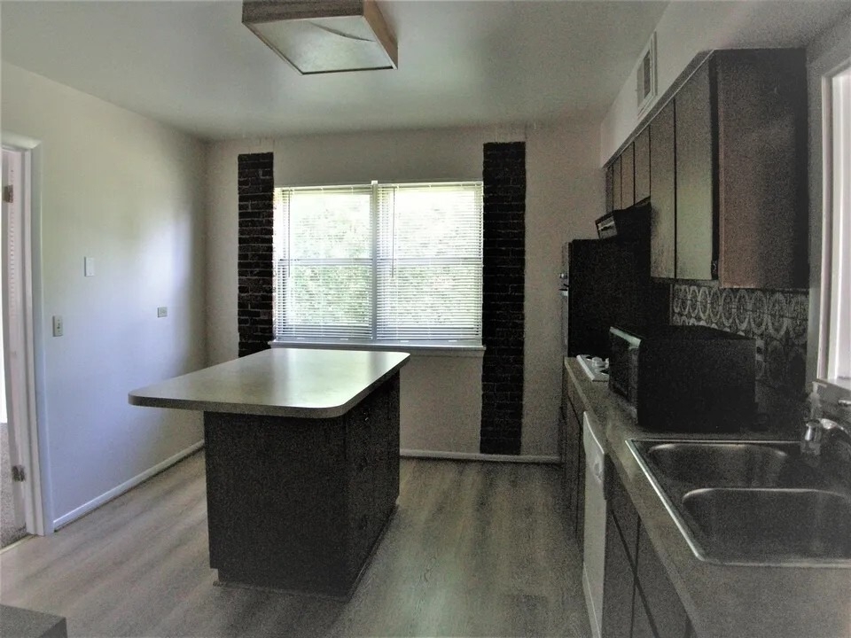 1514 Shepard Circle - Photo 5