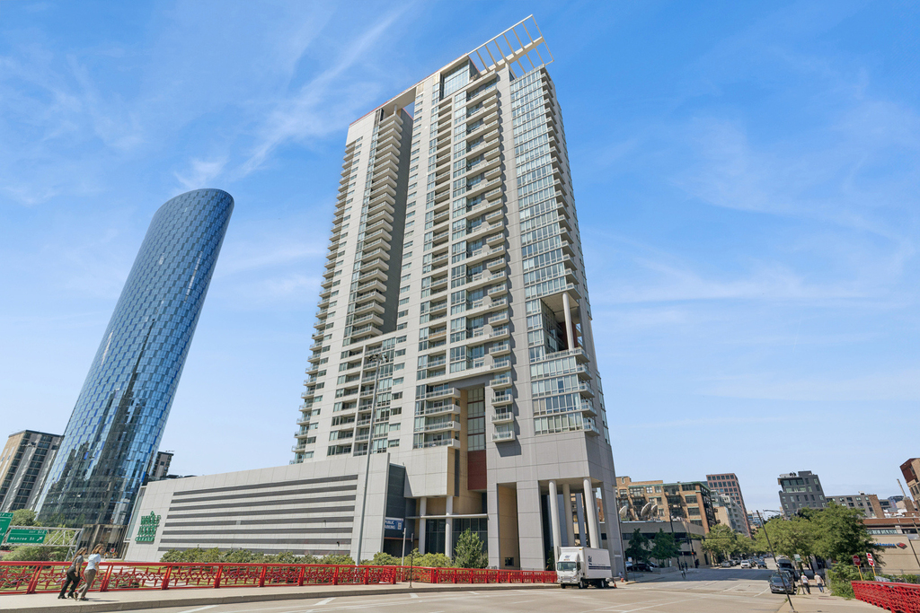 737 W Washington Boulevard - Photo 0