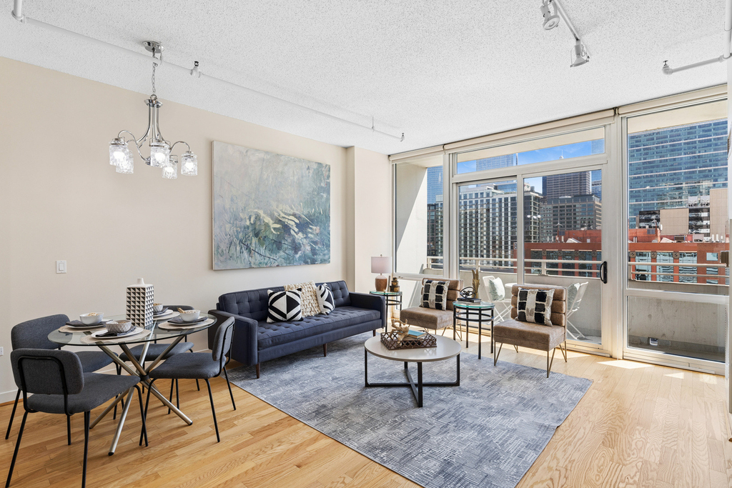 737 W Washington Boulevard - Photo 2