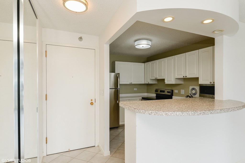 111 W Maple Street - Photo 2