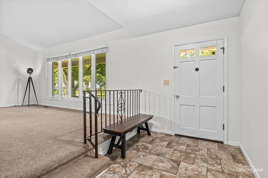 1164 Evergreen Avenue - Photo 2