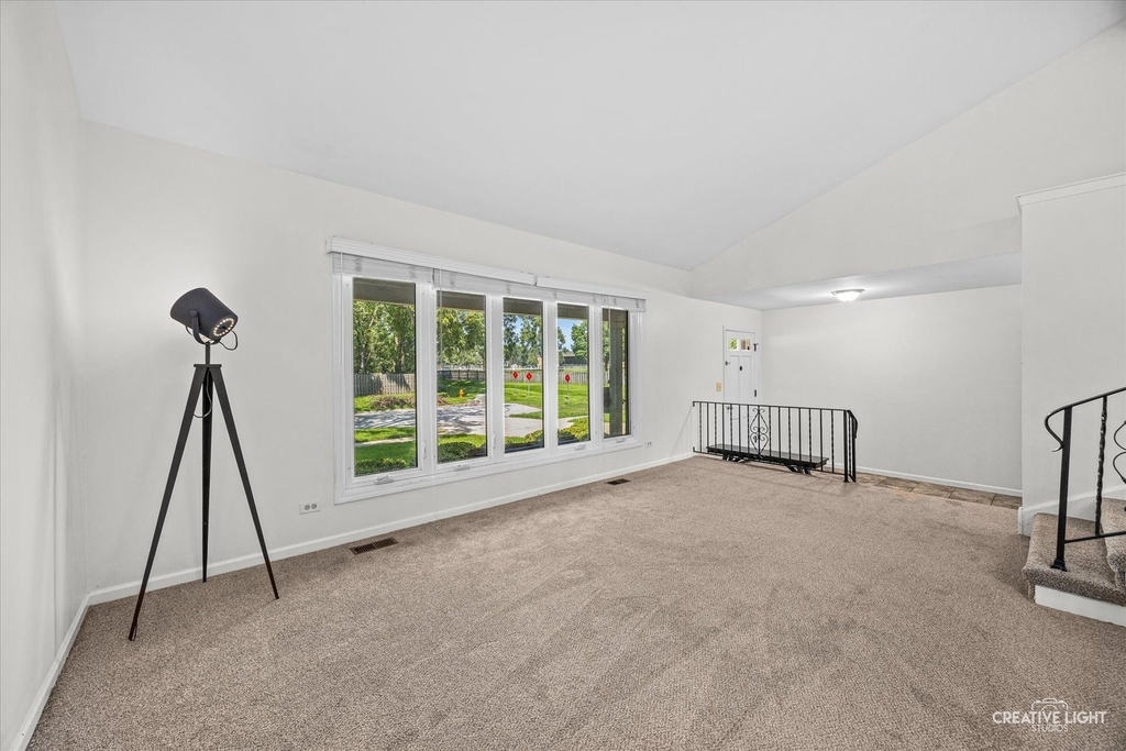 1164 Evergreen Avenue - Photo 4