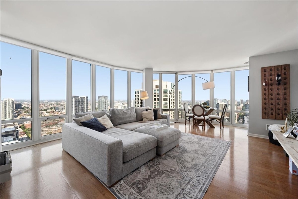 345 N Lasalle Street - Photo 1